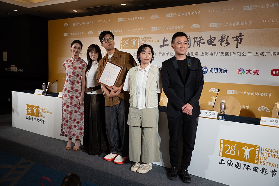 Film professionals Yu Entai, Zhang Xiaoying, Liu Xiaoyang, Wen Qi, and Ni Hongjie at the 28th Shanghai International Film Festival 2026